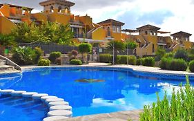 Apartamento con hermoso jardín y AC